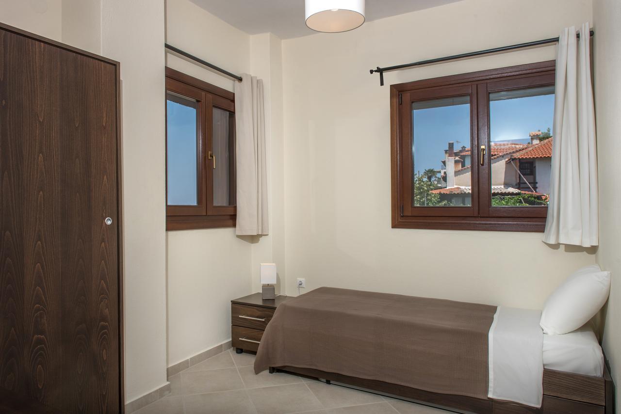 Pleiades Casual Living Apartment Nea Roda Exterior photo