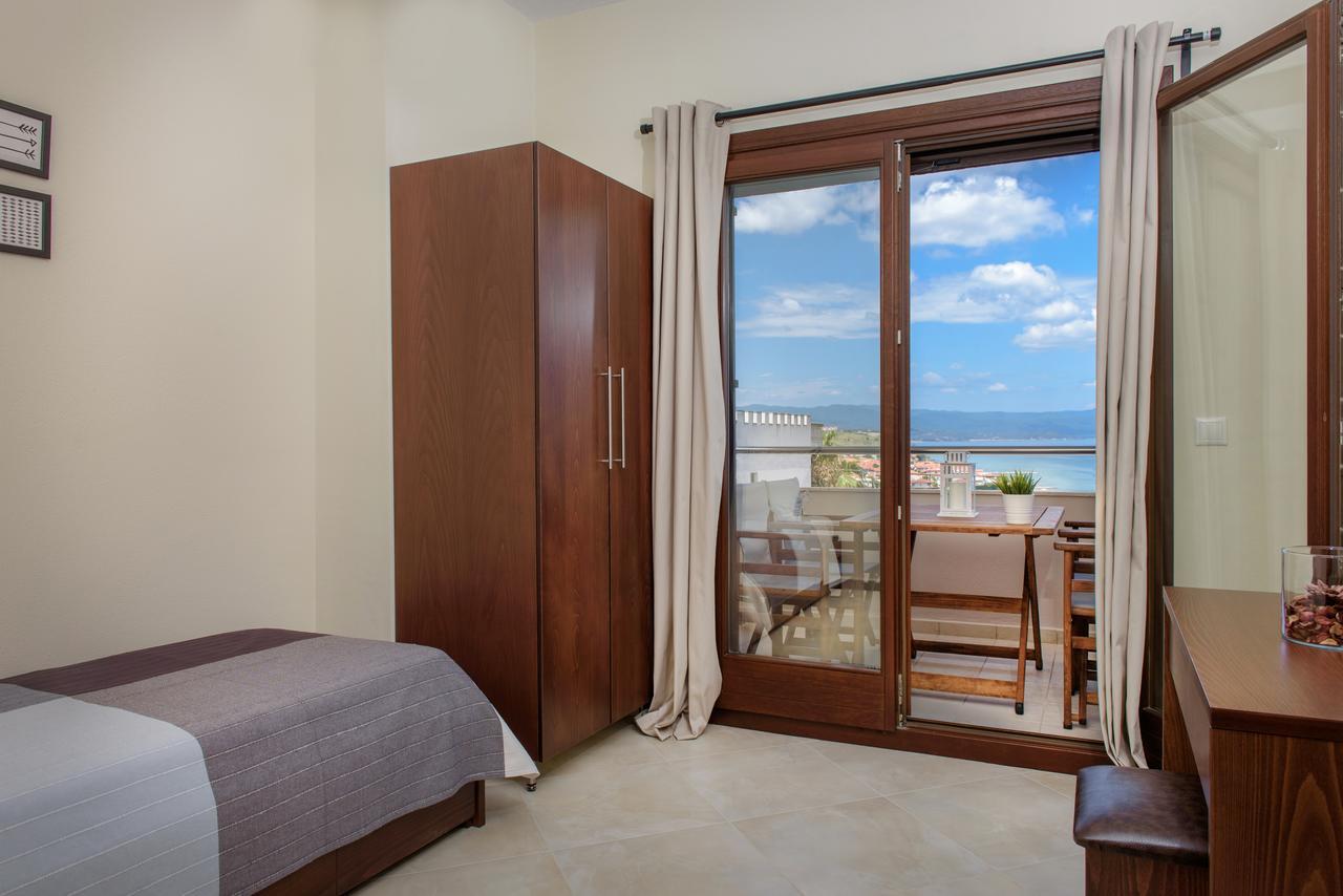 Pleiades Casual Living Apartment Nea Roda Exterior photo