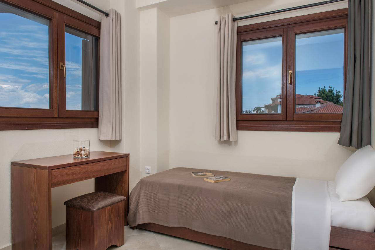 Pleiades Casual Living Apartment Nea Roda Exterior photo